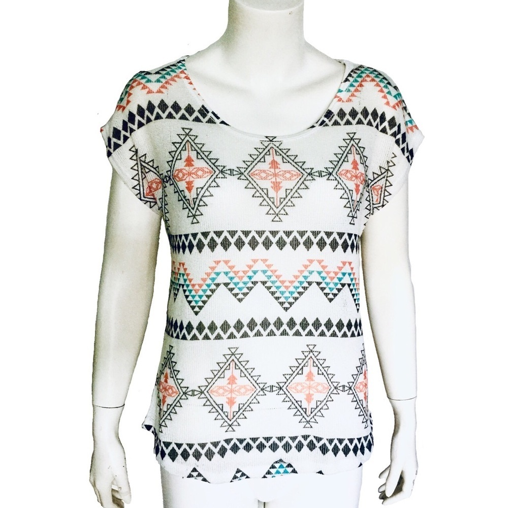 BLU PLANET | Tribal Print Knit Top Short Sleeve L